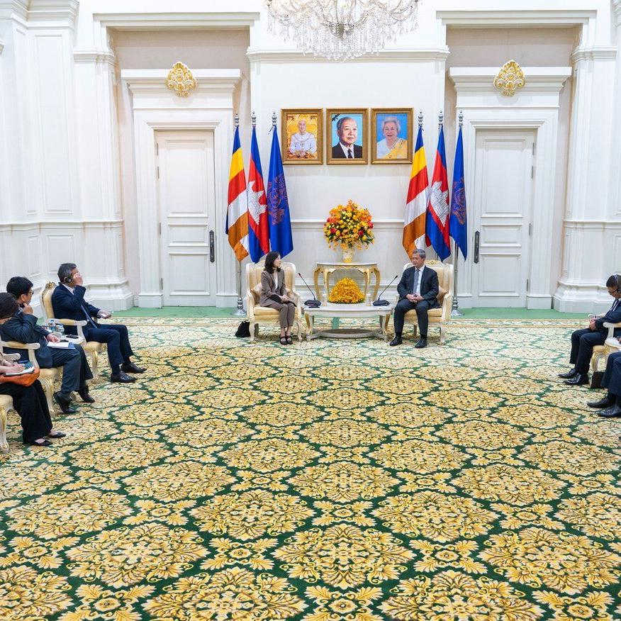 Koreans linked to alleged online scams in Cambodia arrive home to face inquiries